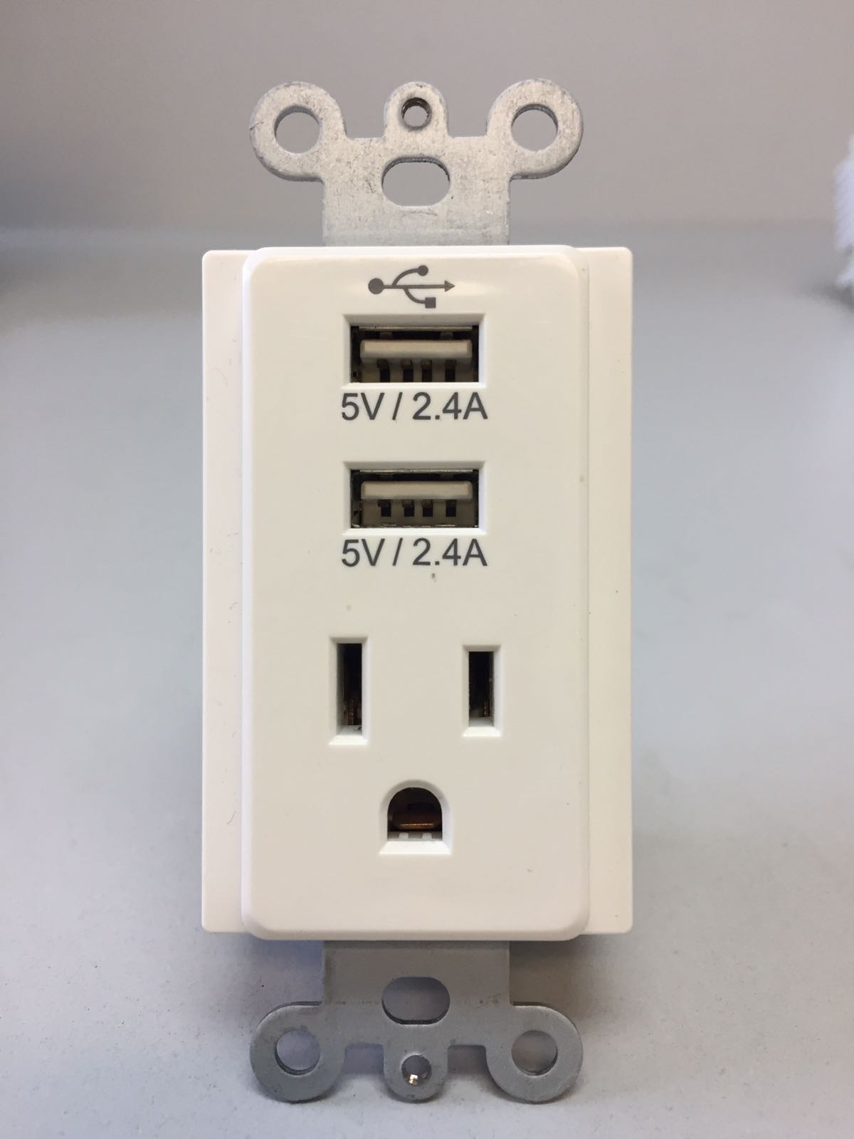 EG Wall Outlet